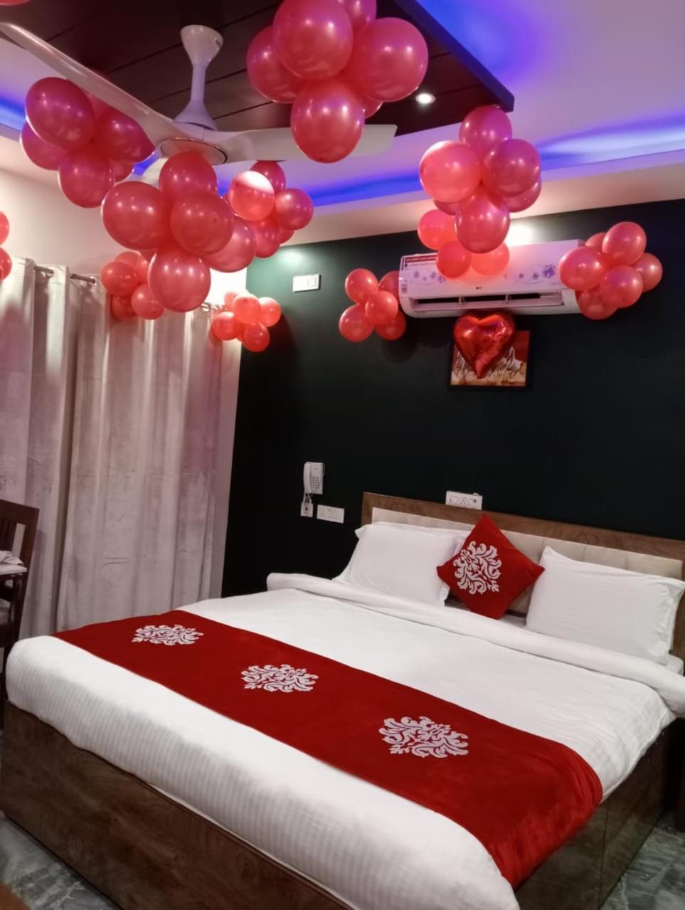 The Swiss Residency Hotel Greater Noida Exterior photo