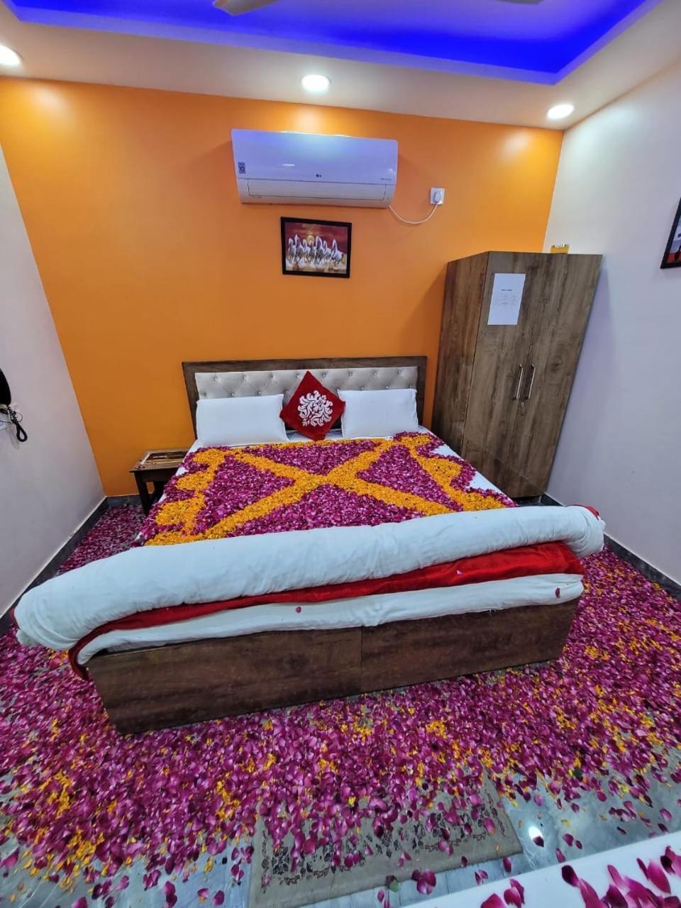 The Swiss Residency Hotel Greater Noida Exterior photo